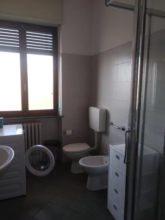 Casa Dusat In Accogliente Edificio Nel Centro Di Monforte Monforte dʼAlba Екстериор снимка